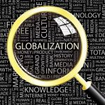 pag21_8840159-globalizzazione-lente-di-ingrandimento-su-sfondo-con-associazione-diversi-termini-illustrazione-vett