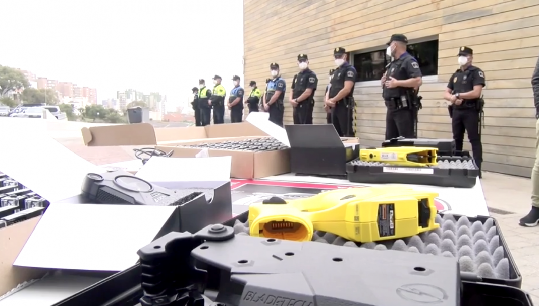 Cinque taser per la polizia locale per proteggere le strade Cinque taser per la polizia locale per proteggere le strade