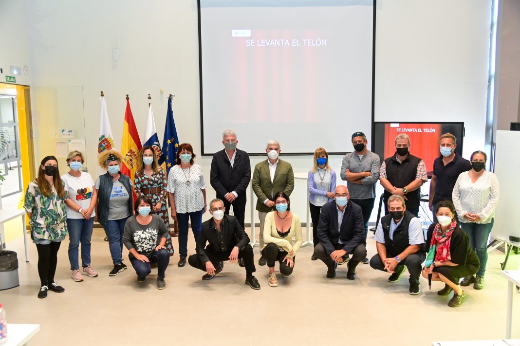Comune e Turismo delle Canarie avviano un programma di formazione per le guide di Las Palmas de Gran Canaria Comune e Turismo delle Canarie avviano un programma di formazione per le guide di Las Palmas de Gran Canaria