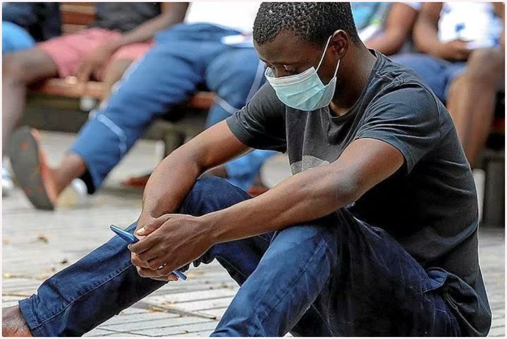 1.000 GIOVANI MIGRANTI SARANNO LASCIATI PER STRADA IN GENNAIO A GRAN CANARIA 1.000 GIOVANI MIGRANTI SARANNO LASCIATI PER STRADA IN GENNAIO A GRAN CANARIA