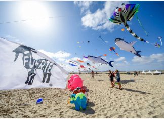 NUMERO RECORD DI AQUILONI NEL CIELO DI FUERTEVENTURA