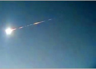 UNA PALLA DI FUOCO HA ATTRAVERSATO IL CIELO DELLE CANARIE: COSA ERA QUESTO MISTERIOSO BOLIDE?