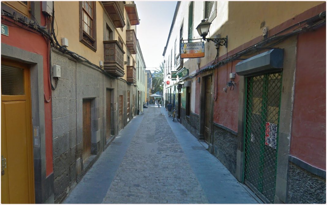 IL METEORITE CHE CADDE IN VIA PEREGRINA… IL METEORITE CHE CADDE IN VIA PEREGRINA…