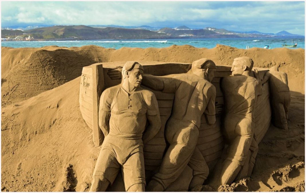 LA SPIAGGIA DI LAS CANTERAS, ANCORA UNA VOTA A TENERIFE… LA SPIAGGIA DI LAS CANTERAS, ANCORA UNA VOTA A TENERIFE…