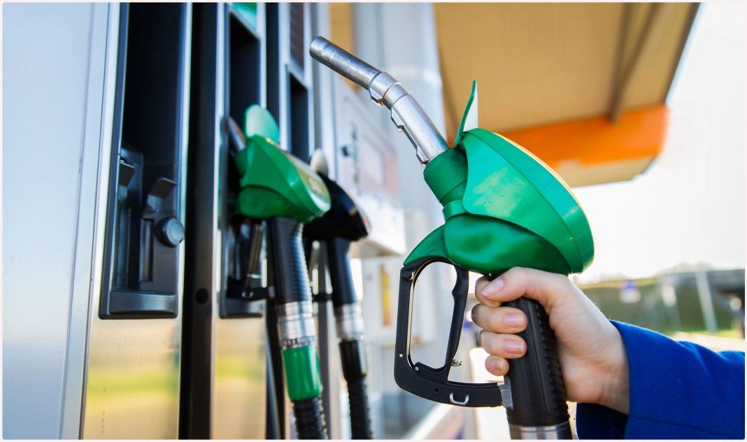 I DISTRIBUTORI DI BENZINA TEMONO UN’ONDATA DI AUTOMOBILISTI CON LA FINE DEGLI SCONTI I DISTRIBUTORI DI BENZINA TEMONO UN’ONDATA DI AUTOMOBILISTI CON LA FINE DEGLI SCONTI