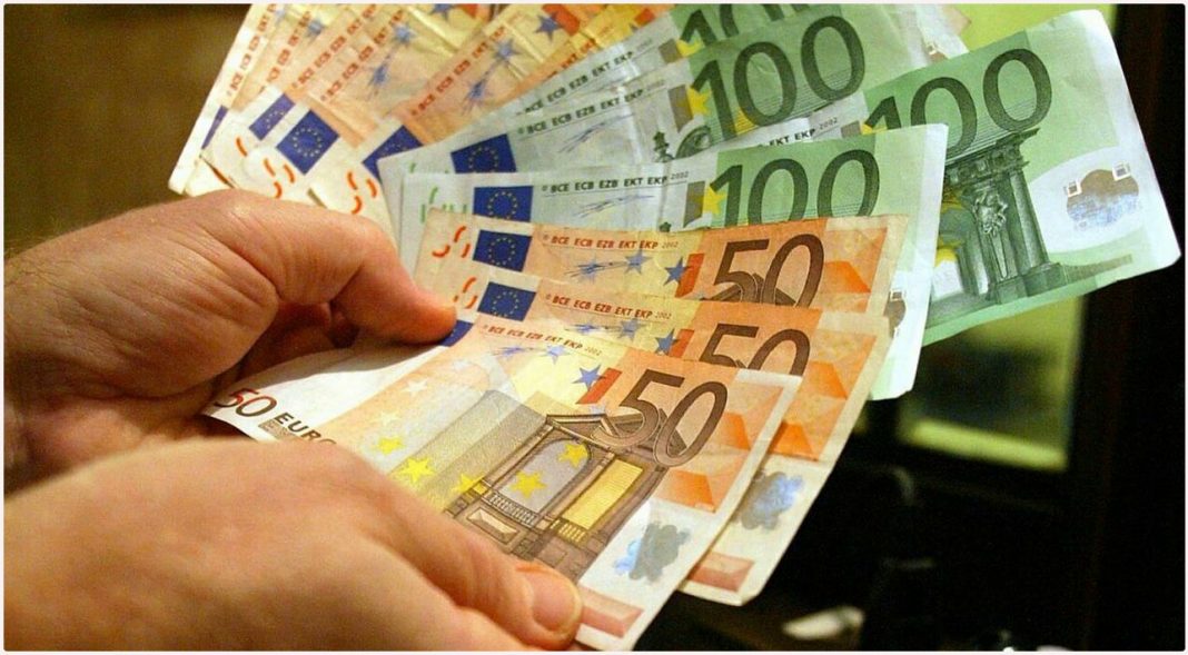L’INFLAZIONE FA EVAPORARE 3,8 MILIARDI DI STIPENDI E RISPARMI DEI CANARI NEL 2022 L’INFLAZIONE FA EVAPORARE 3,8 MILIARDI DI STIPENDI E RISPARMI DEI CANARI NEL 2022