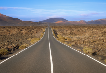 Lanzarote, la prima isola delle Canarie a dichiararsi “satura” e a cercare un futuro con meno turisti