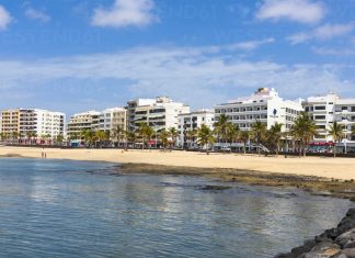 L’assurdo di Arrecife: una piscina nel mare dove non si può nuotare