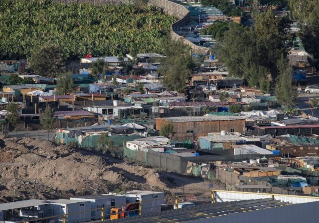 Numeri in Miglioramento, Realtà Stagnante: Perché le Canarie Restano Povere Numeri in Miglioramento, Realtà Stagnante: Perché le Canarie Restano Povere