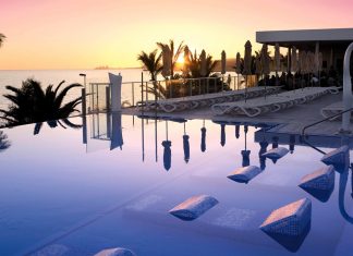 RIU Hotels & Resorts: Eccellenza e Riconoscimenti nel Turismo 2025