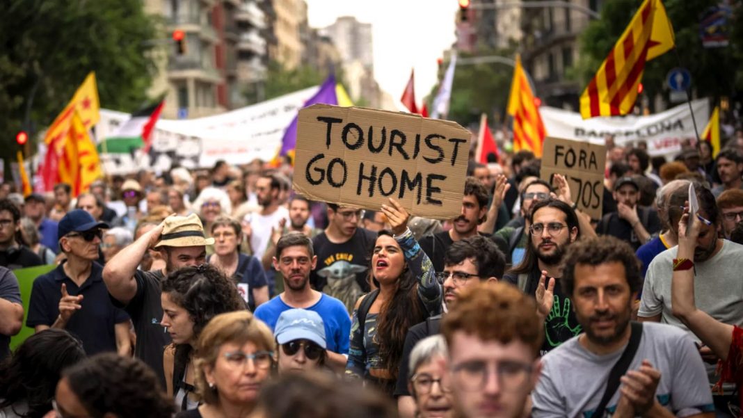 Turismo di massa: la Spagna si ribella Turismo di massa: la Spagna si ribella