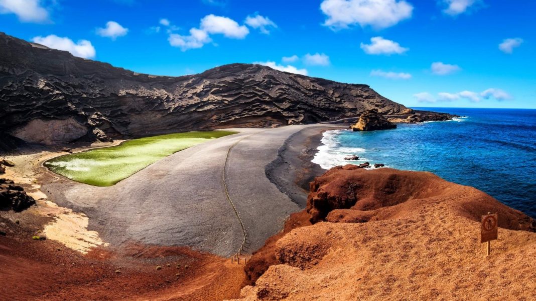 Lanzarote, isola al limite: crescita e contraddizioni nel 2024 Lanzarote, isola al limite: crescita e contraddizioni nel 2024