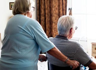 Servizi sociali in affanno alle Canarie: carenze strutturali e qualche luce all’orizzonte