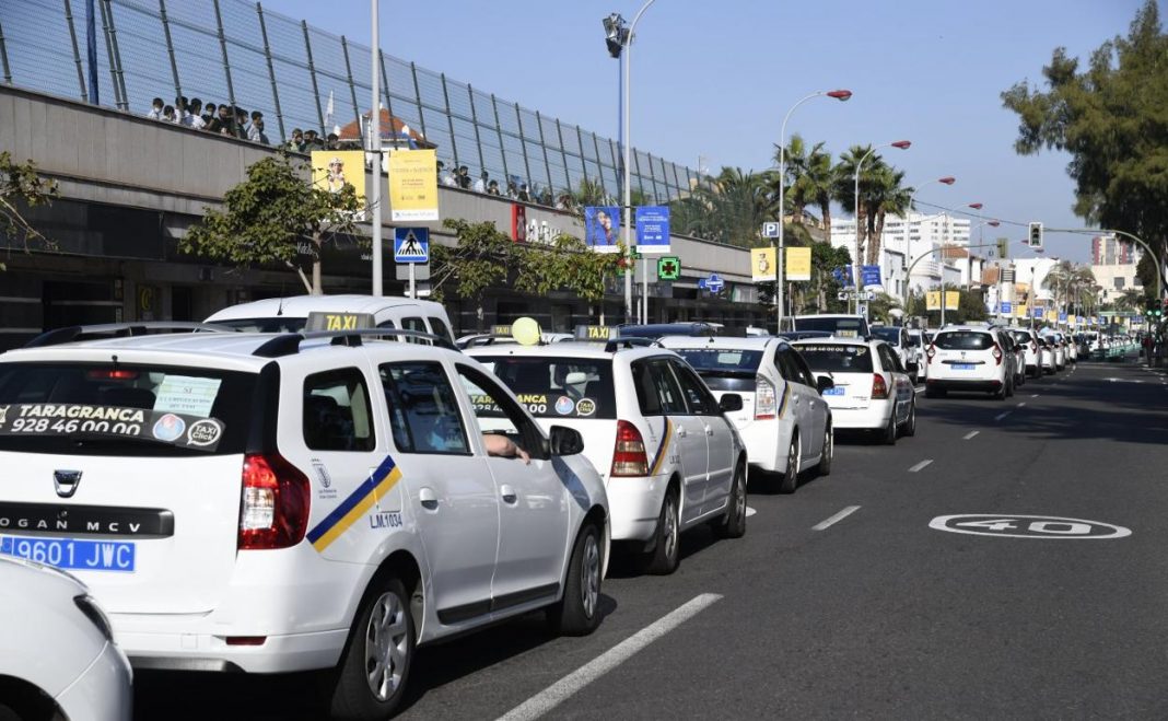 Taxi di Gran Canaria, arriva il pulsante antipanico Taxi di Gran Canaria, arriva il pulsante antipanico