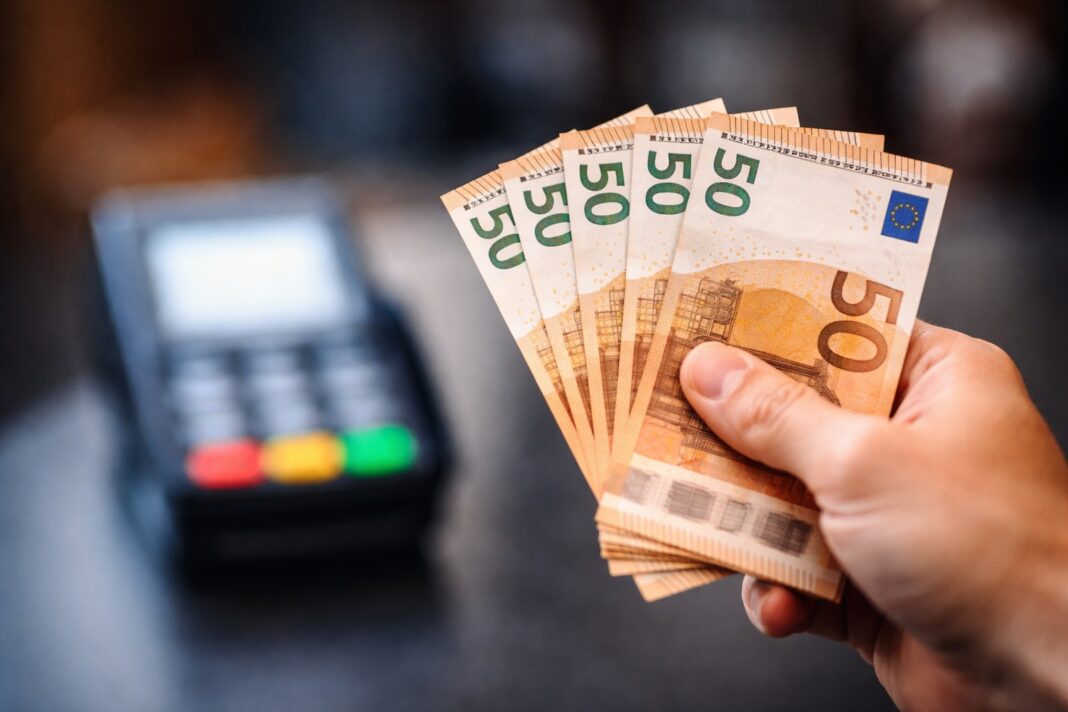 Il contante non muore: record in Spagna mentre avanza l’euro digitale Il contante non muore: record in Spagna mentre avanza l’euro digitale